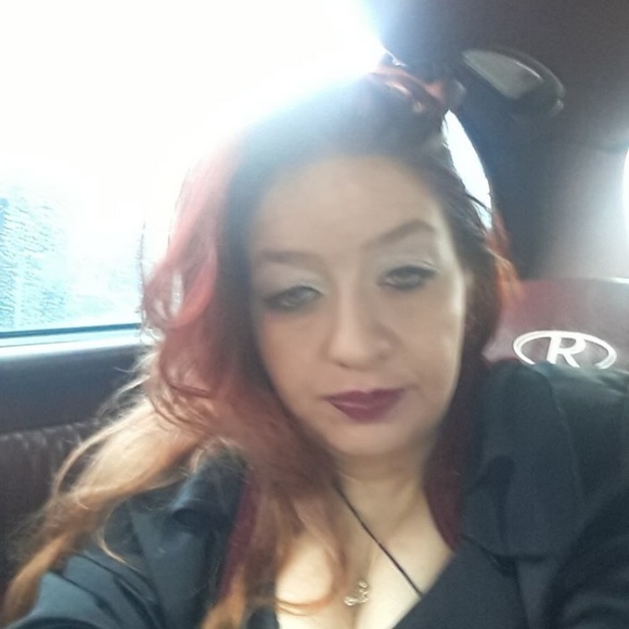 Meet your Posher, Ivy - Picture 1 of 1